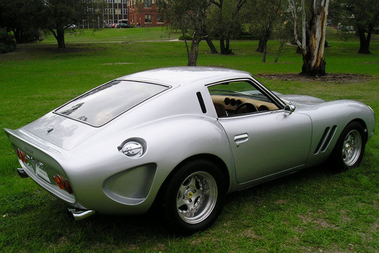 1972-datsun-240z-ferrari-250-gto-replica-coupe